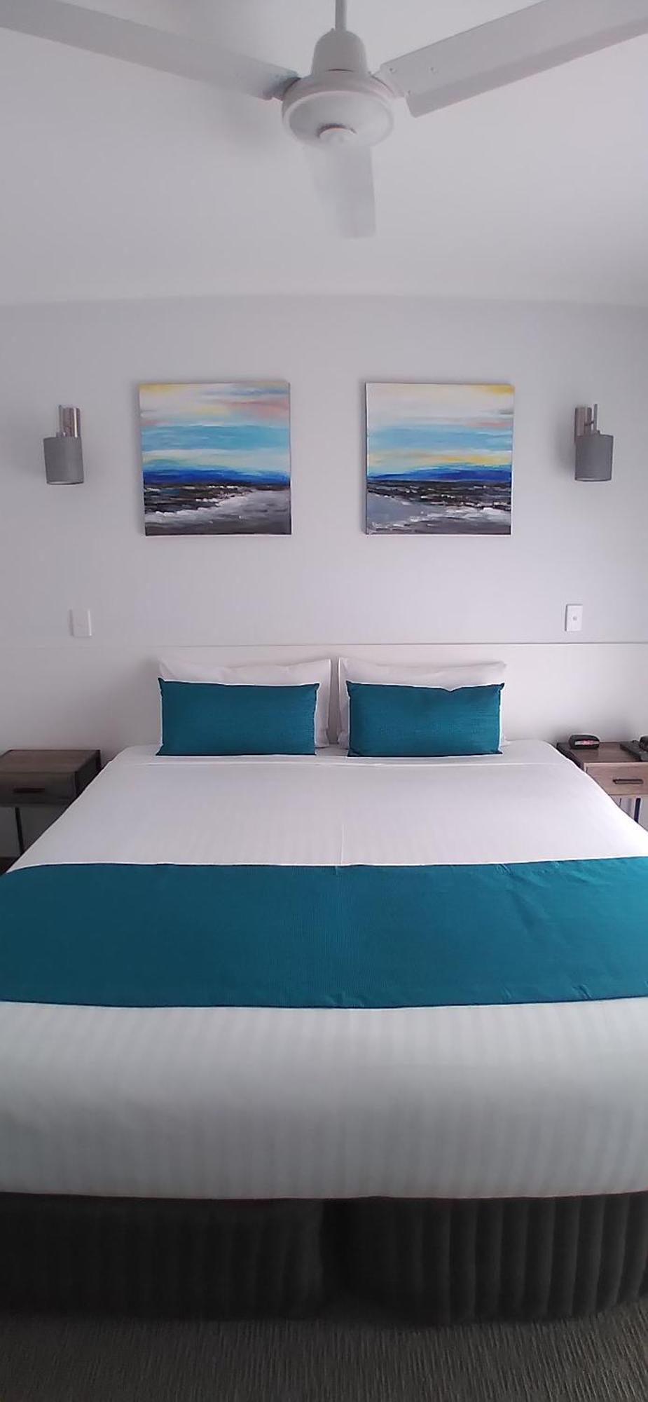 Centrepoint Motel Deniliquin Bagian luar foto