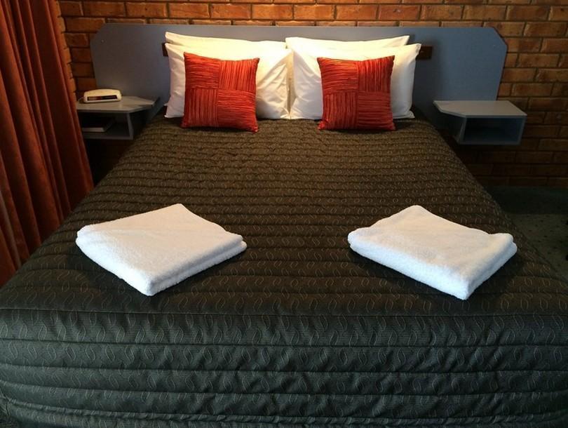 Centrepoint Motel Deniliquin Bagian luar foto