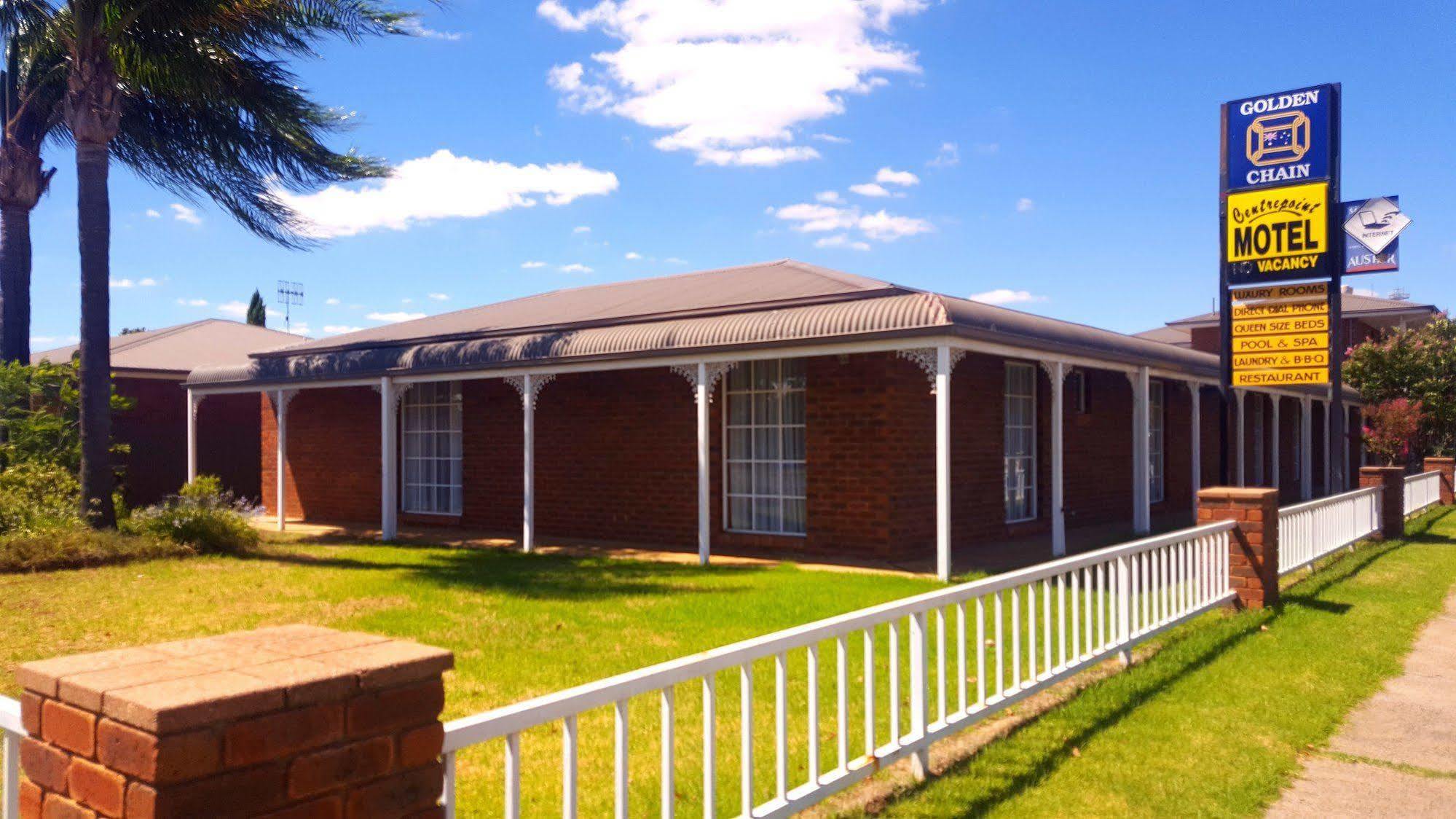 Centrepoint Motel Deniliquin Bagian luar foto